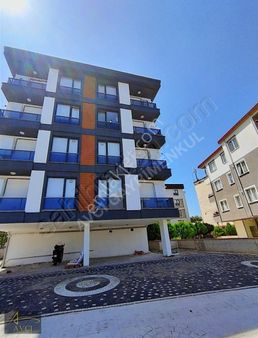 Cumhuriyet Mahallesinde Üniversite Karşısı Denize Yakın Eşyalı