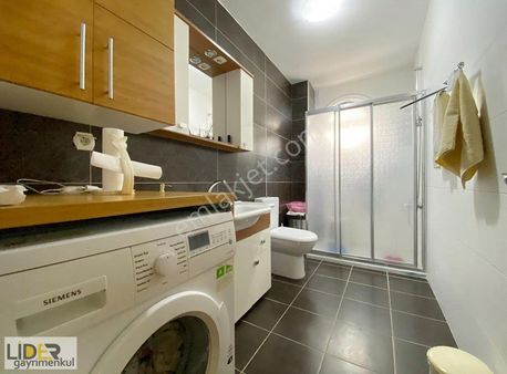 Lider'den İdealtepe Çınar'da Balkonlu Genç Binada Ön Köşe 2+1!