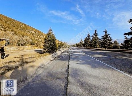 Isparta Gönen Senirce Üniversiteye Yakın Yola Cephe Arazi