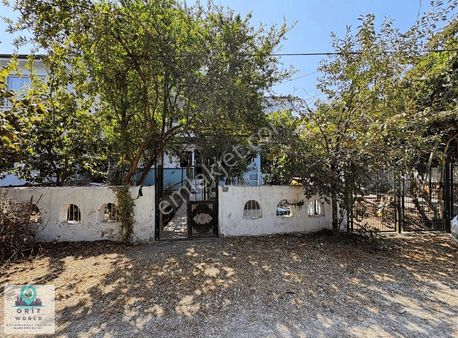 Kumsaz'da Satılık 2 Katlı Bahçeli Bakımlı Yazlık