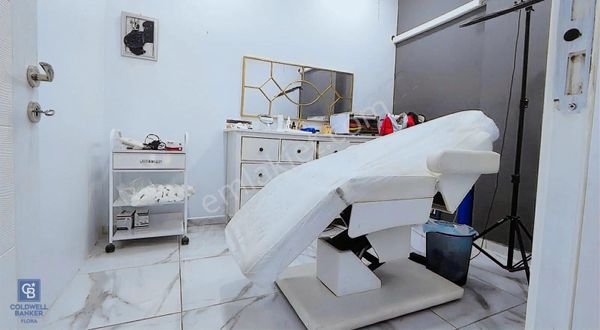 Bahçeşehir Merkez Kc -f Çarşı Devren Kiralık Güzellik Salonu