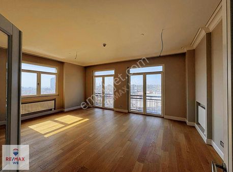 Remax We Emaar Square Klasik Rezidans 3+1 Satılık Sıfır Daire