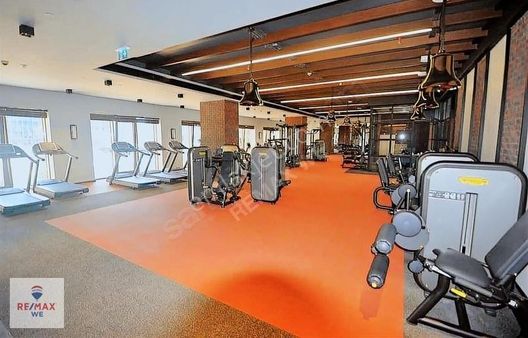 Remax We Emaar Square Klasik Rezidans 2+1 Satılık Mall Manzara