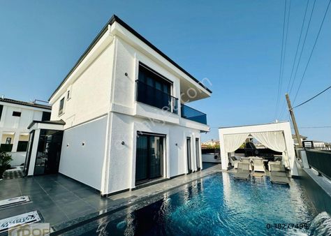 Didim Efelerde Satılık Müstakil Havuzlu Köşebaşı 4+1 Full Eşyalı Ultra Küx Villa