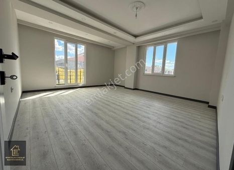 Ergünler İnşaattan Yerden Isıtmalı Büyük M2 Satılık Daire