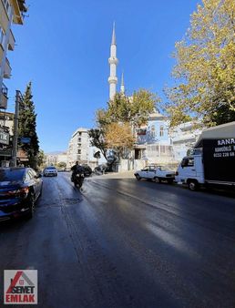 Bozyaka Cadde Yakınında Sıfır 2+1 Asansörlü Otoparklı Daire