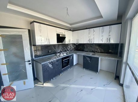 !!atlas Emlak'tan Yeşil Tepede Kat Konumunda 3+1 Yüksek Giriş!!