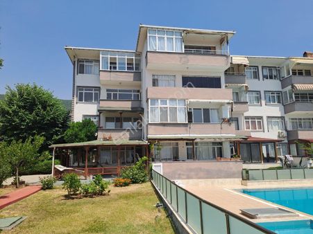 Şirinyalıda Site İçinde Deniz Manzaralı Satılık Eşyalı 2+1 Daire