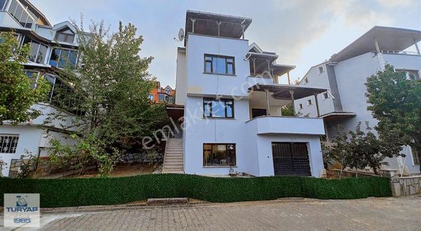Turyap Selvi'den Termal Akköy Mengüç Sitesin'de Satılık Villa