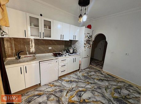 V. Ayanoğlu'nda 3+1 Tramvay Yakını Çift Balkonlu Satılık Daire