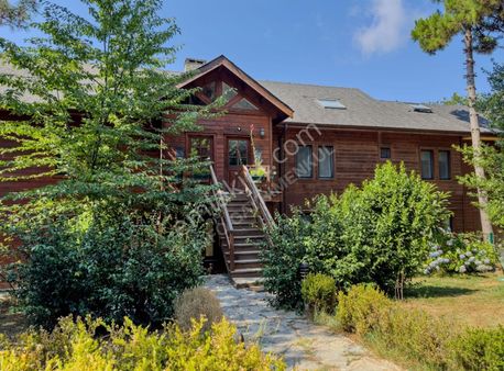 Kemer Country Kütük Evlerde Ormanın İçinde 3+2 Bahçe Katı Daire