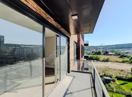 İnfo Gayrimenkul'den Evinparkta 2+1 Havuzlu, Donanımlı, Şık