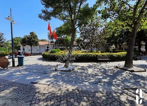 Kemer Country'de 1000 M² Bahçe Kullanımlı,müstakil Havuzlu Villa