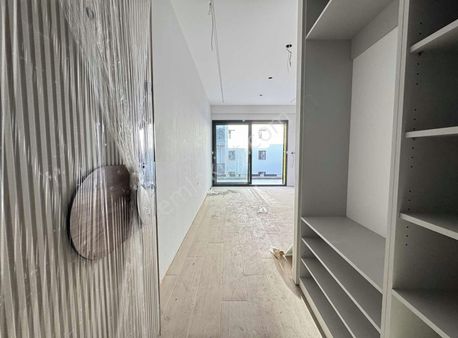 Bayraklı Marka Premium Site İçi Satılık Sıfır 1+1 Balkonlu Daire