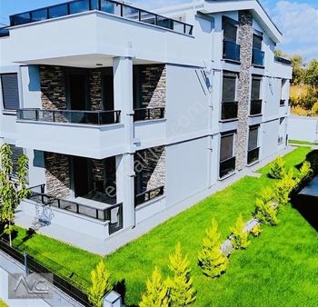 Avcı'dan Altınoluk Narlı Manzaralı Geniş Oda Planlı 4+1 Villa