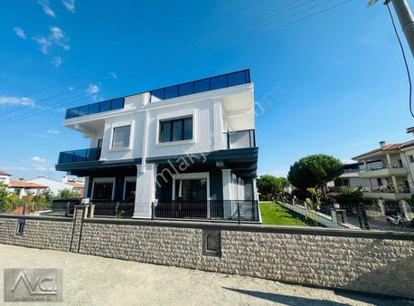 Avcı'dan Altınoluk Narlı 2+1 Merkezi Konumda Sıfır Daire
