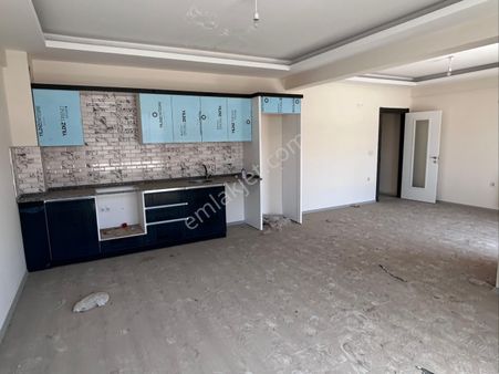 Kuşadası Çevre Yolunda Yeni Bina