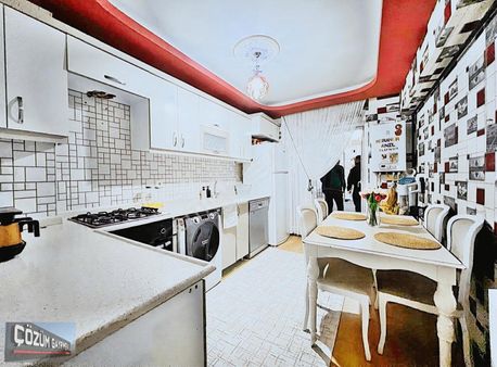 Çözüm'den Ana Caddeye Çok Yakın 3+1 Ön Güney Teras Balkonlu.