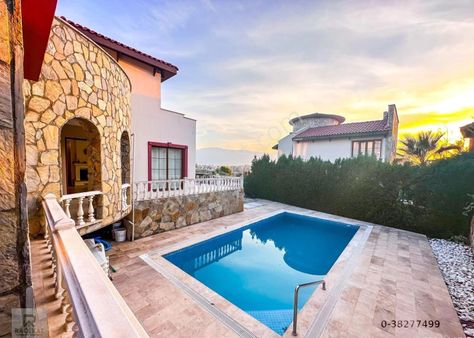 Aydın Kuşadası Soğucakta Güvenlikli Özel Ve Emsalsiz Sitede Satılık 4+1 Villa .......