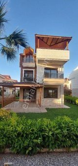 Dikili Kabakum Polyak Civarı Denize 170 Metre Site İçerisinde Deniz Manzaralı Ultralüx 5+1 Tek Villa