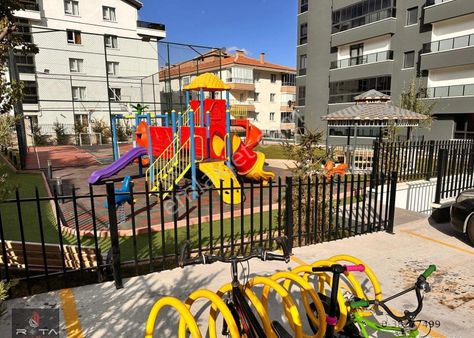 Rota'dan Ş.hastanesi Yakını Çift Bloklu Sitede 3.5+1 S.lüx Yapısıyla Kiralık Daire !!