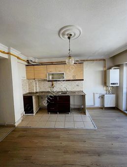 Dostlar Emlaktan Kiralık 2+1 Bereket Fırın Karşısı Eşyasız Daire