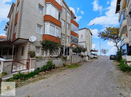 ***sahile 50 Mt Mutfak Ayrı 1+1 Girişkat***