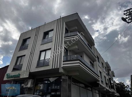 Ömercikler Mah.merkezi Konumda Satılık Teraslı 2+1