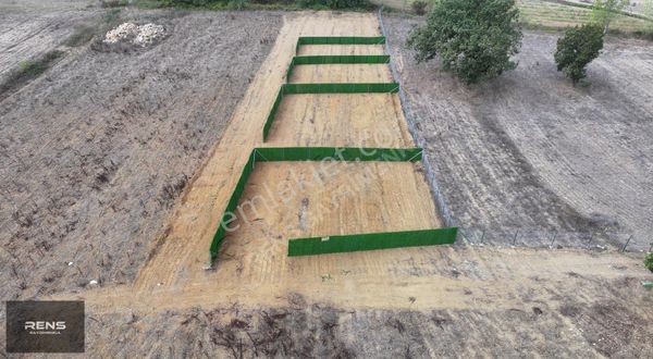 Rens Gayrimenkulden Köy İçine Yakın Yeri Çevrili Satılık Hisse