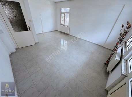 Dora'dan Altınkum'da İçi Yapılı Bahçeli 2+1 Satılık Daire