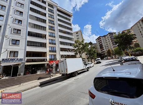 Modest Den Uğurmumcu Merkezde Satılık 4+1 Daire