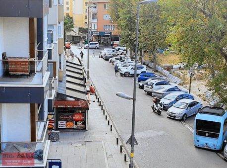 Çok Amaçlı Kullanıma Müsait Katta Tek İş Yeri