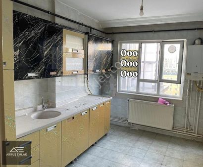 Akkuş Emlak'tan Merkezi Konumda Satılık 3+1 Daire