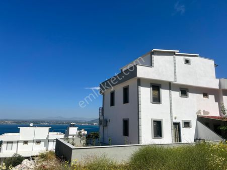 Akbükde Deniz Manzaralı 5+1 Kelepir İkiz Villa