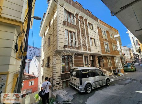 Yeni Binada 2+1 Metro/metrobüs E 12/13 Dk Kekik Sokak