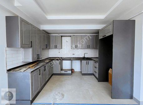 Mezitli Yaşar Doğu Caddesinde Genel İskanlı Satılık 2+1 Daire