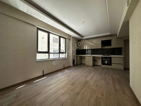 Kariyer'den Kaçmaz 1+1 Ana Cadde Üzeri Fırsat Daire