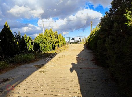 Sakintepe Mahallesin'de 3.5 Dönüm Arazili Satılık 3+1 Villa