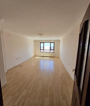 Keçiören Bademlik Mah Cadde Üzerinde 3+1 Kot-1 Kat Konumunda Altında Daire Var