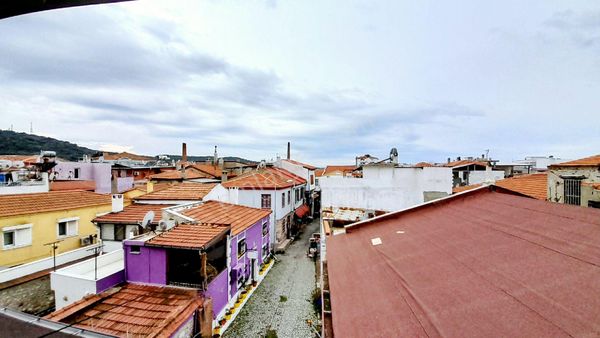 Ada Emlak Sarımsaklı'dan Ayvalık Merkezde Satılık Müstakil Ev ( 3adet Dükkan İle)