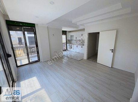 Ilıca Mah Asansörlü Havuzlu Sıfır Kiralık Arakat 2+1 Daire