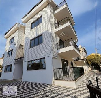 Tuzla Mahallesinde Sıfır Oturuma Hazır Geniş 1+1 Daire