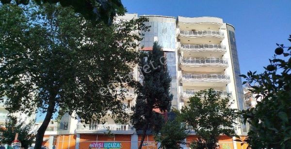 Aydın Efeler Girne Mahallesinde Malazgirt Meydanında Kiralık 4+1 Daire