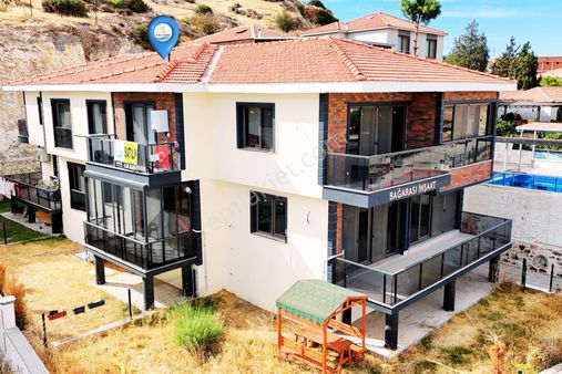 Foça Bağarası Merkezde 2+1 Satılık Daire