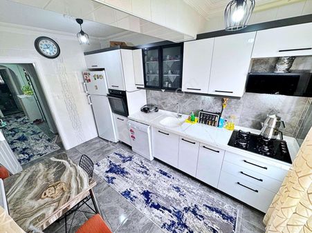 🌀gültaş Emlaktan Altınkumda Ön Cephe Full Yapılı Ara Kat 2+1 Satılık Daire