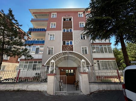 A L C Den G.o.p Mah. Ara Katta Merkezi Konumda 3+1 Kiralık Daire