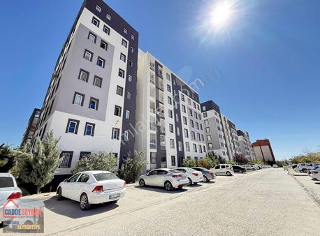 Cadde Seyrandan Satlık 2+1 Ara Kat