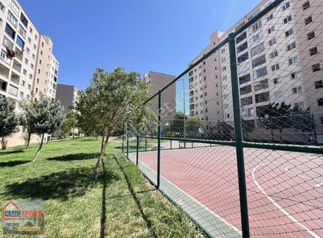 Cadde Seyrandan Kiralık Belediye Evleri Ara Kat Vadi Cepeli