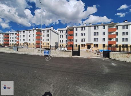 Remax Dem'den Demirkentte , Site İçinde 115 M2 Satılık 2+1 Daire