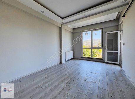 Remaxdem'den Demirkent'te Atakent Konutlarında 4+1 Kiralık Daire